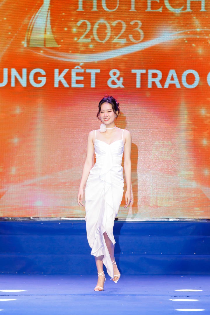 Nữ sinh Nguyễn Thị Tuyết Nhung đăng quang Hoa khôi Miss HUTECH 2023 171