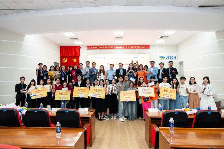 Tốt nghiệp sớm, thành tích nổi bật: 3 sinh viên ngành Quản trị nhân lực ghi dấu ấn mạnh mẽ 108