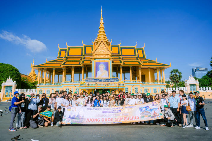 HUTECH students grow through international field trip to Cambodia 31