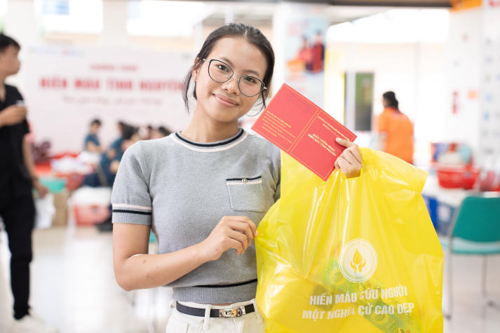 Sinh viên HUTECH trao giọt hồng, lan tỏa yêu thương trong ngày hội hiến máu tình nguyện 68
