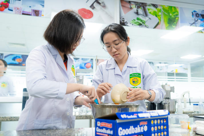 Công nghệ, dinh dưỡng và trải nghiệm: Sinh viên Viện Khoa học Ứng dụng “bóc tách” bí mật bơ sữa Hoa Kỳ 101