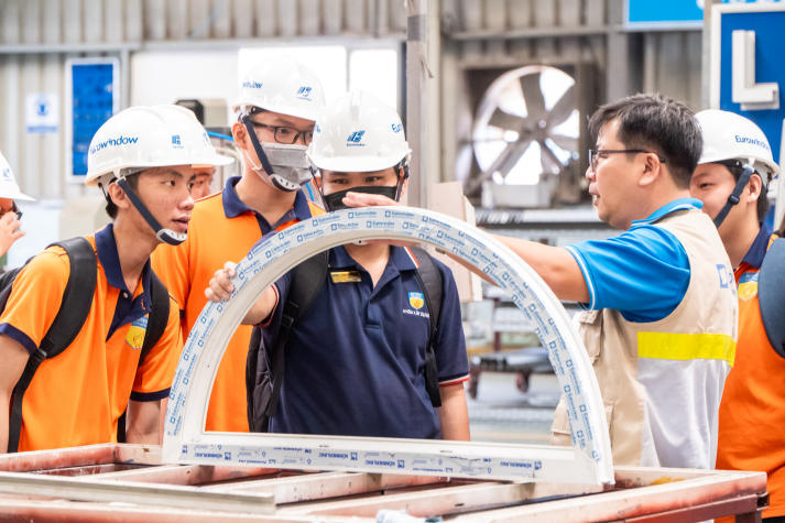 [Video] Sinh viên HUTECH học được gì từ những chuyến tham quan thực tế doanh nghiệp? 26