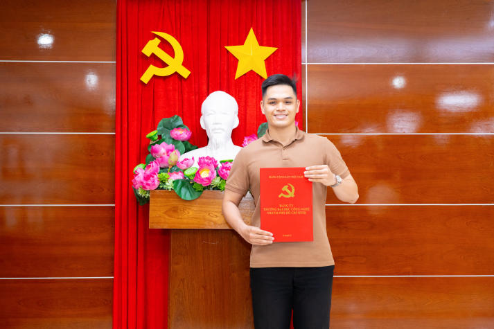 Tuổi trẻ HUTECH lan tỏa niềm tin với Đảng và lý tưởng cách mạng qua Cuộc thi “Tuổi trẻ sắt son” lần 5 120