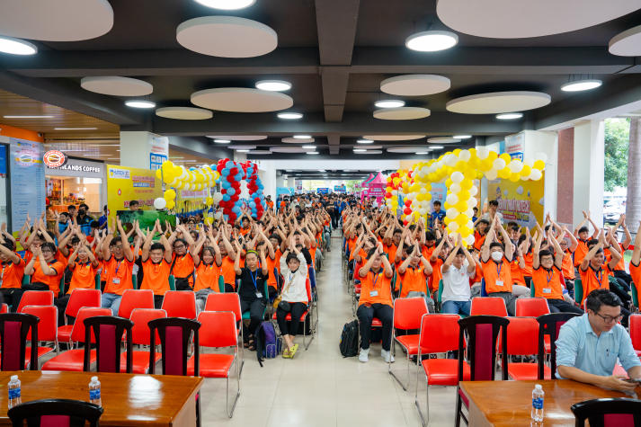 [Video] Hẹn gặp HUTECH-ers tại Ngày hội Truyền thống Sinh viên Thu Duc Campus “NEWBIES SAY HI!” 18