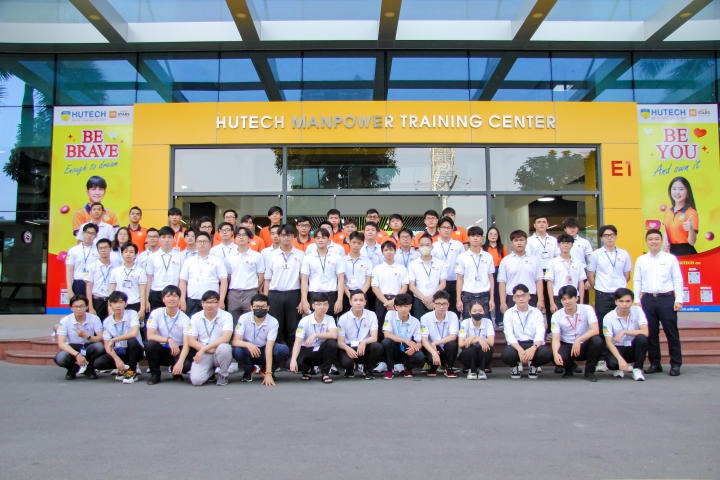 Cùng sinh viên ngành Công nghệ thông tin Viện Công nghệ Việt - Nhật tham quan FPT Software Hồ Chí Minh 16