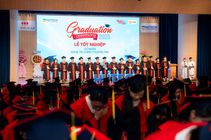 HUTECH vinh danh những gương mặt xuất sắc trong học tập và rèn luyện tại Lễ trao bằng tốt nghiệp 58