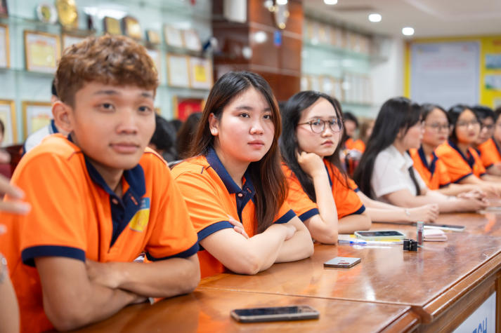 Sinh viên Khoa Quản trị kinh doanh "mở khóa" tiềm năng nghề nghiệp Sales Logistics 48