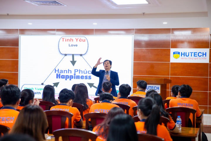 Sinh viên HUTECH được truyền lửa khởi nghiệp cùng doanh nhân Nguyễn Lê Kha 60