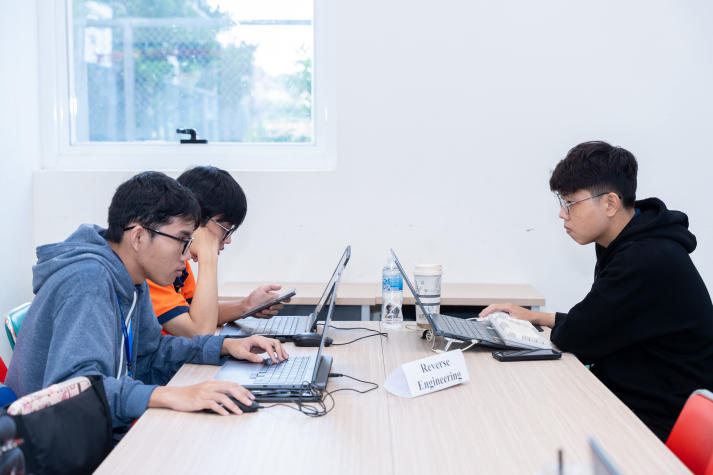 [Video] Tài năng trẻ tỏa sáng tại Chung kết Cuộc thi Sinh viên với An toàn thông tin 2025 29