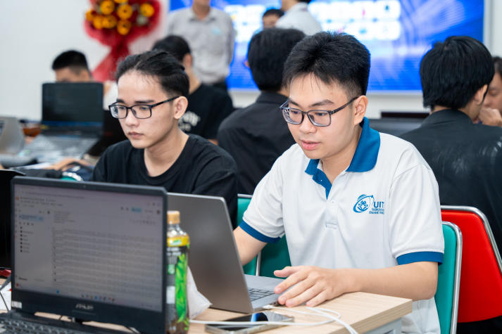 [Video] HUTECH đăng cai Chung kết OAI HCMC 2025: “Sàn đấu” AI mở ra cơ hội chinh phục công nghệ số 44
