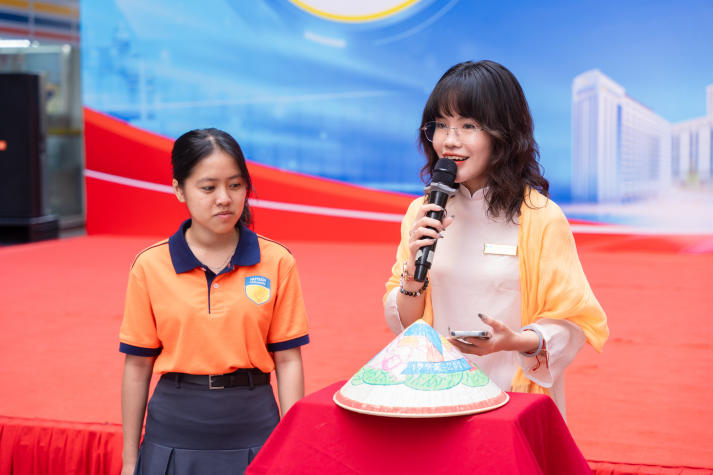 Một chiếc nón - Ngàn ý tưởng: Sinh viên HUTECH bứt phá sáng tạo chào mừng 31 năm thành lập Trường 74