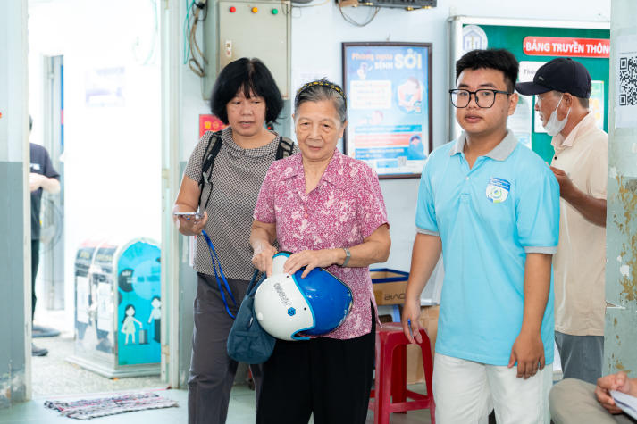 Sinh viên Điều dưỡng - Kỹ thuật y học vận dụng chuyên môn hỗ trợ chăm sóc sức khỏe cộng đồng 81