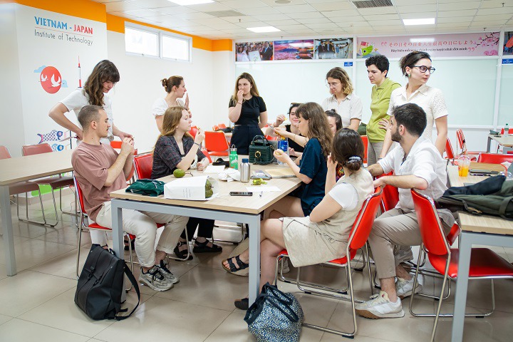 28 sinh viên Đại học CY Cergy Paris (Pháp) trải nghiệm nhiều hoạt động thú vị tại Tuần lễ trao đổi văn hoá cùng sinh viên HUTECH 31
