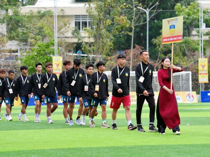 Đội bóng HUTECH gây ấn tượng với thành tích đồng hạng 3 tại Giải bóng đá Thanh Niên sinh viên Việt Nam 2026 20