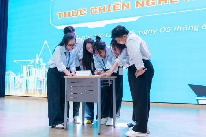 Chung kết “Thực chiến nghề nhân sự” 2025: Sân chơi thực học - thực làm cho sinh viên HUTECH 116