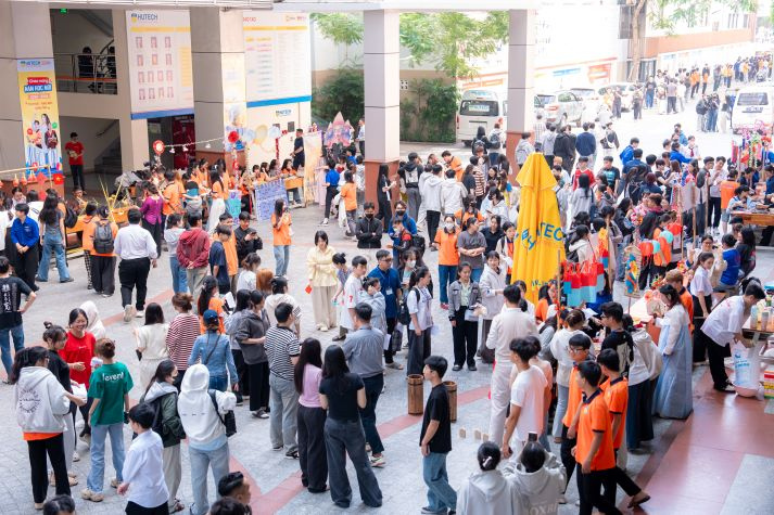 “Trung thu Hội nhập - Sắc màu đa văn hóa” tại HUTECH: Gắn kết sinh viên, lan tỏa giá trị văn hóa 103