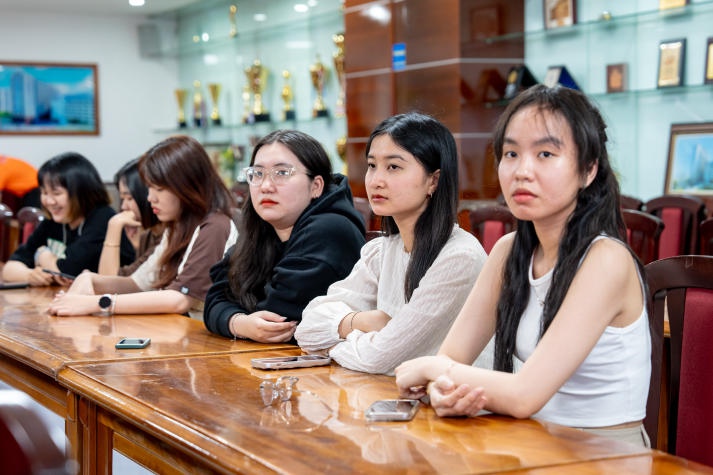 Sinh viên Khoa Hàn Quốc học tìm hiểu chương trình đào tạo ngành Ngôn ngữ Hàn Quốc 113