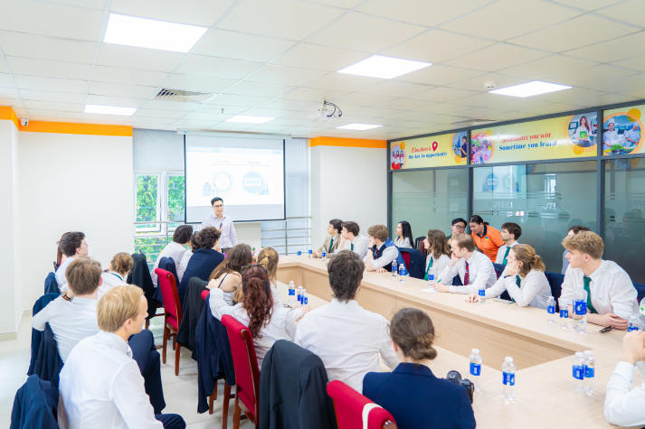 HUTECH welcomes students from University of Groningen for international academic exchange 72
