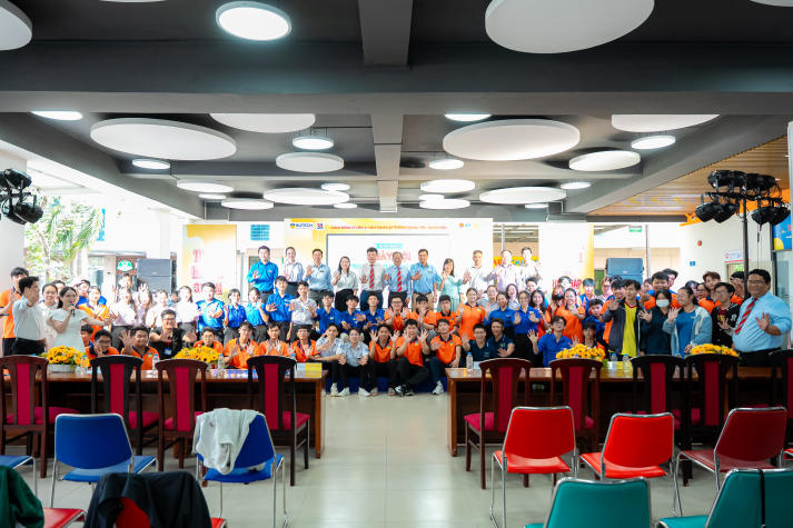 [Ảnh] Rộn ràng chuỗi hoạt động chào tuổi mới, lan tỏa khí thế và khát vọng vươn xa 196