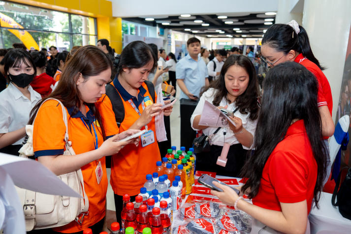 Hơn 7.000 cơ hội việc làm đón chờ sinh viên trong HUTECH Job Fair 2026 vào 07/5 tới 60