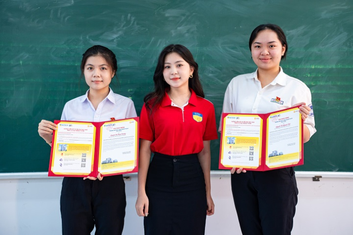 [Video] HUTECH Scholarship Tour 2025: 9 tỉnh thành, 2.000 học bổng và hàng ngàn ước mơ được chắp cánh 101