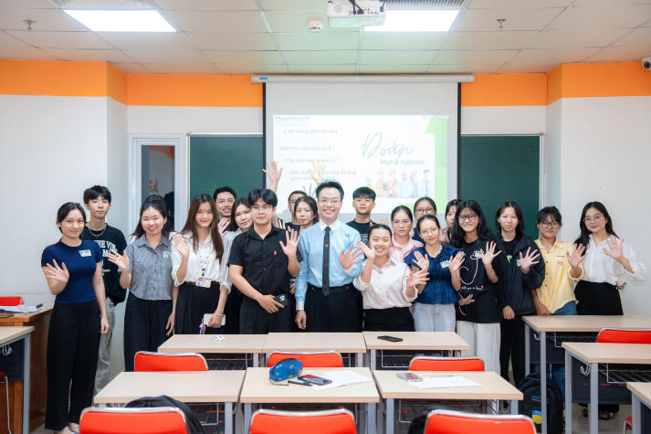 Sinh viên HUTECH rèn tư duy phản biện để giao tiếp thuyết phục hơn 59
