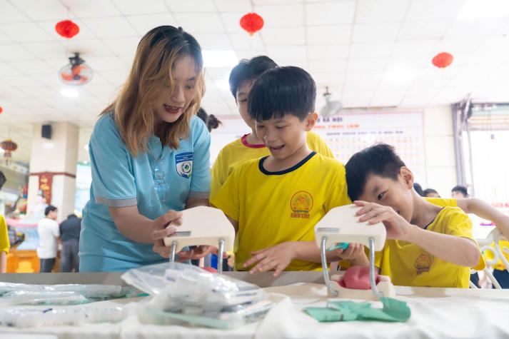 Cựu sinh viên và doanh nhân HUTECH viết tiếp hành trình nhân ái tại Mái ấm tình thương Phúc Lâm 19