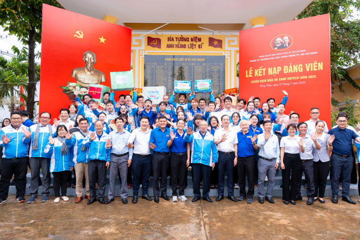 Mùa hè xanh HUTECH 2025: Bước chân tình nguyện, lan tỏa niềm tin 226