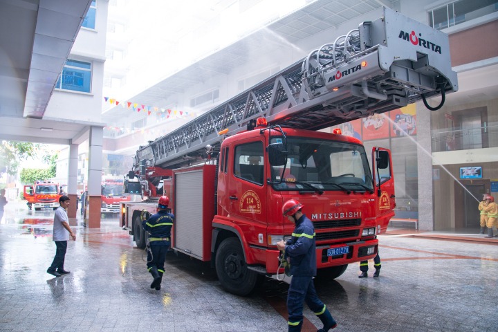 HUTECH tổ chức thành công diễn tập Phòng cháy chữa cháy và Cứu hộ cứu nạn 98