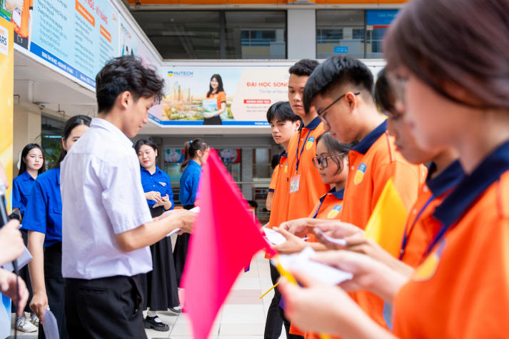 HUTECH Mission 2025: Bước khởi đầu ý nghĩa cho tân sinh viên Khoa Tài chính - Thương mại 38