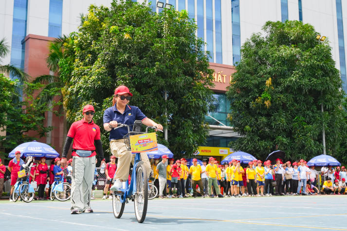 [Video] Sôi động, gắn kết và bùng nổ tại Hội thao Cán bộ - Giảng viên - Nhân viên HUTECH 2025 232