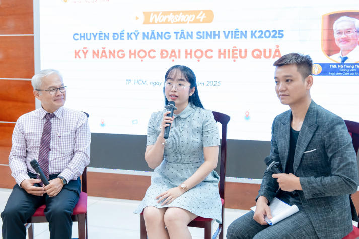 Newbies HUTECH được tiếp lửa tự tin bước vào giảng đường 72