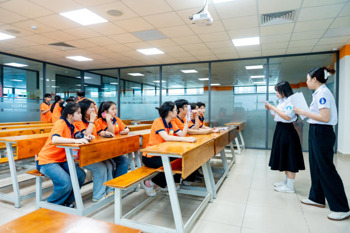 HUTECH Mission 2025: Bước khởi đầu ý nghĩa cho tân sinh viên Khoa Tài chính - Thương mại 77