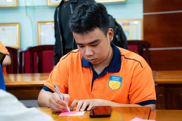 Sinh viên I-HUTECH nhận diện đúng vấn đề và tư duy hệ thống qua Hội thảo “Problem-Solving Essentials” 62