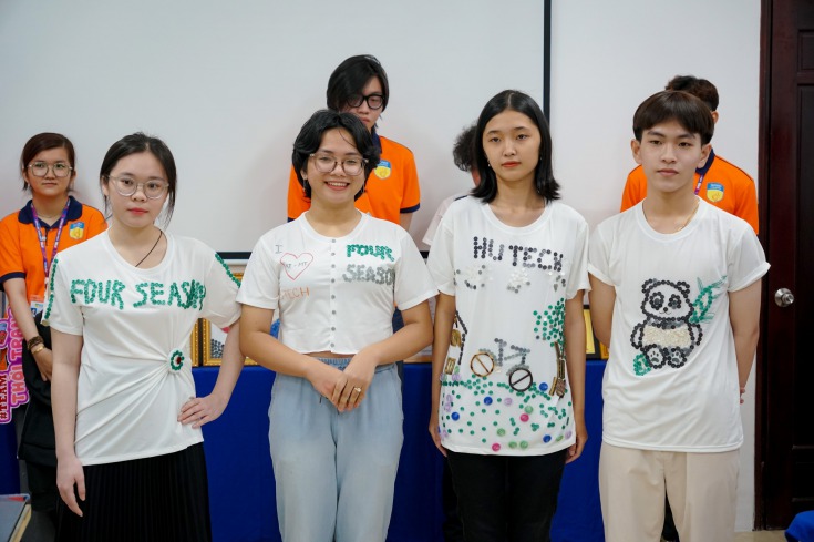 Các bạn sinh viên còn được tham gia workshop “Sáng tạo cùng phụ liệu Four Seasons Vina” HUTECH 4