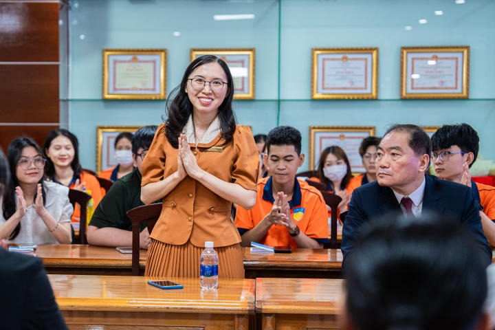 Sinh viên Khoa Trung Quốc học tìm hiểu về cơ hội học tập tại Đài Loan 56