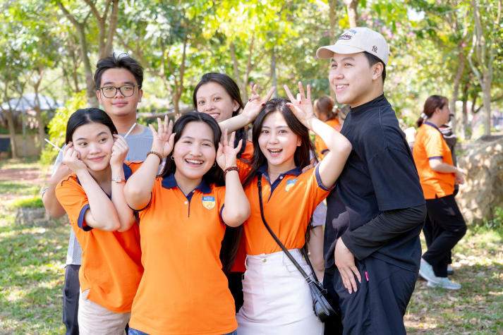 Hội trại “We Are The Future” - Dấu ấn tuổi trẻ Khoa Khoa học Xã hội và Quan hệ Công chúng 36