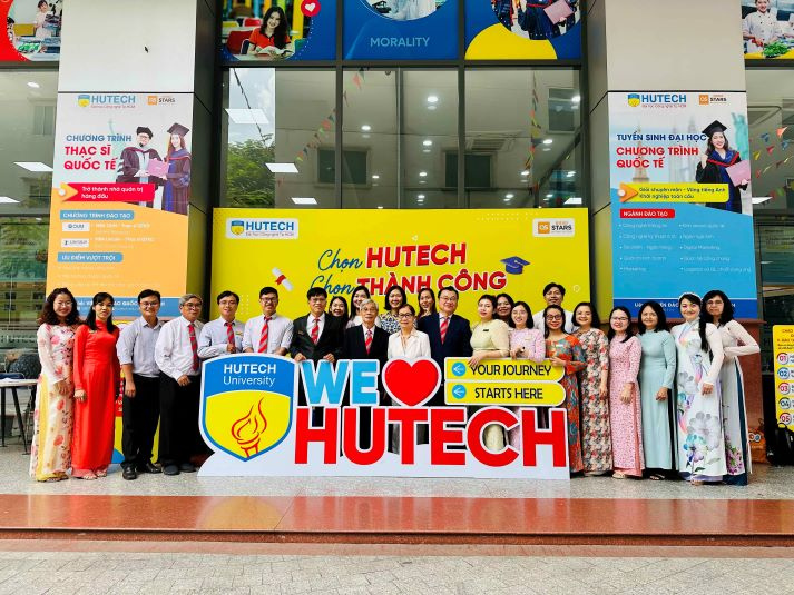 [HUTECH tôi yêu] Tám năm dưới mái nhà HUTECH: “Niềm tự hào và tình yêu nghề” 24