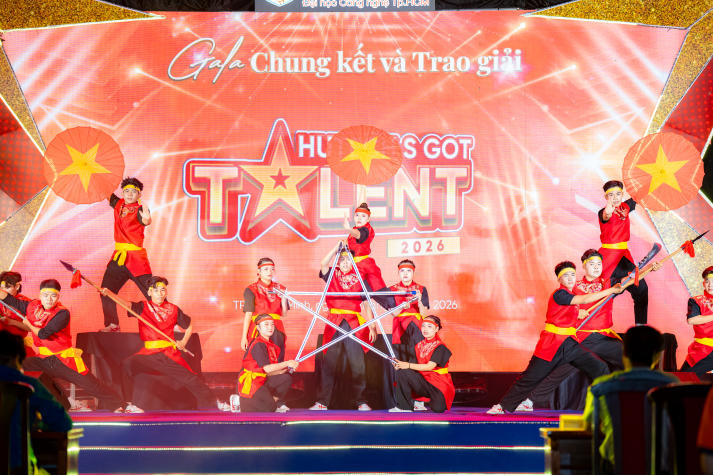 [Ảnh] Những khoảnh khắc vỡ òa cảm xúc tại Chung kết HUTECH’s Got Talent 2026 46