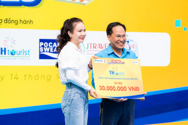 [Video] Sôi động, gắn kết và bùng nổ tại Hội thao Cán bộ - Giảng viên - Nhân viên HUTECH 2025 92