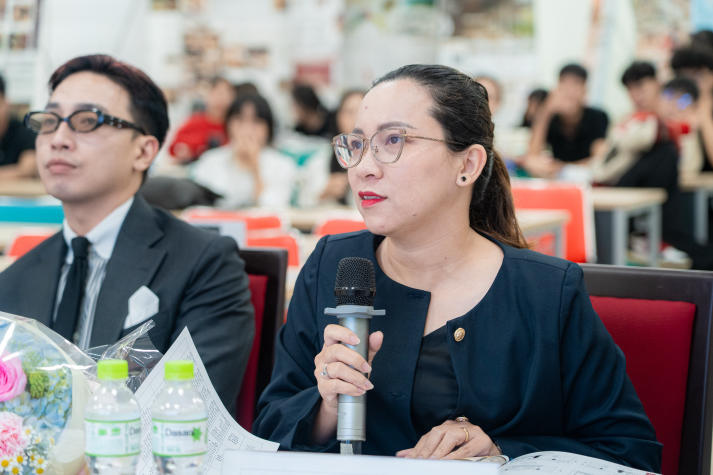 [Video] Sinh viên Thiết kế nội thất tự tin bảo vệ đồ án, khẳng định tư duy sáng tạo và năng lực nghiên cứu thực tiễn 70