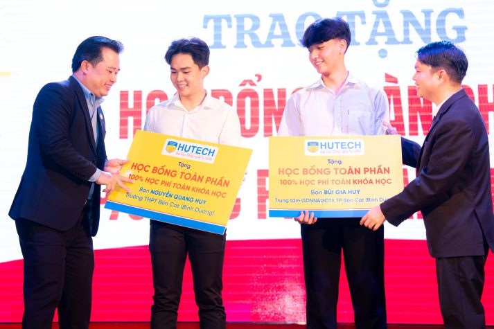 Thí sinh cả nước chính thức làm thủ tục thi, sẵn sàng cho kỳ thi tốt nghiệp THPT 2025 46