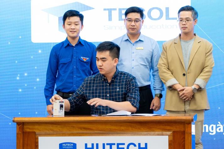 Khoa Marketing - Kinh doanh quốc tế tuyên dương gần 600 sinh viên tiêu biểu Học kỳ I 2023-2024 106