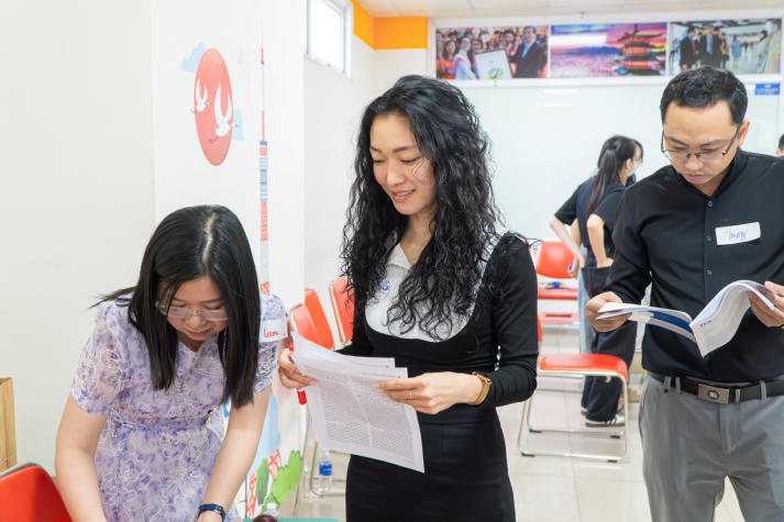 Khép lại chuỗi tập huấn dành cho Cán bộ - Giảng viên - Nhân viên HUTECH bằng hoạt động thiết kế poster ấn tượng 129