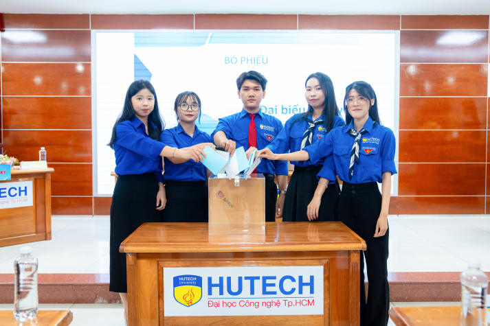 Tuổi trẻ Khoa Quản trị kinh doanh: Nhiệt huyết, sáng tạo trong nhiệm kỳ mới 51