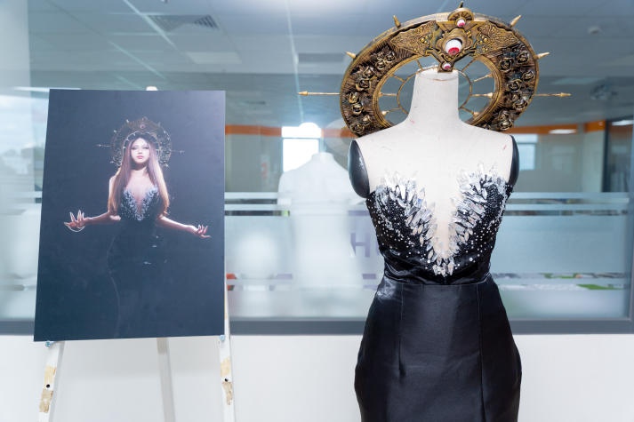 [Video] Chiêm ngưỡng loạt đồ án trang phục Dạ hội - Lễ hội đầy ấn tượng của sinh viên ngành Thiết kế thời trang 57