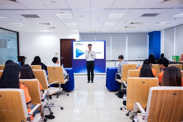 Tham quan thực tế tại Ngân hàng Bản Việt, sinh viên Khoa Luật khám phá cơ hội nghề nghiệp tương lai 49