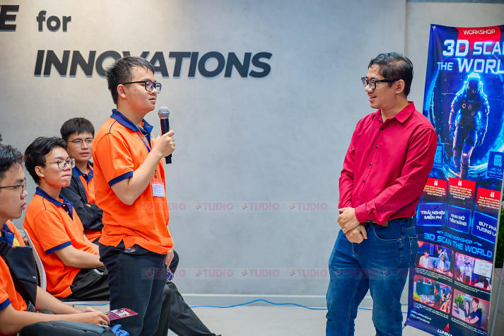 Sinh viên ngành Nghệ thuật số được đánh giá bài tập trực tiếp bởi chuyên gia của Lumina 89