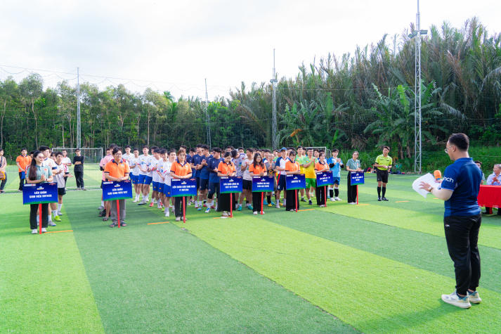 Giải bóng đá Chi bộ 17: Chung sức gây quỹ, thắp sáng mùa Trung thu cho trẻ em Vĩnh Long 33