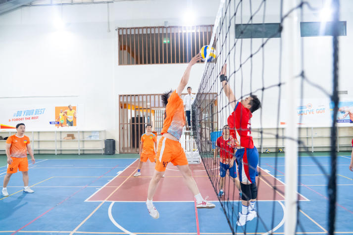 [Hội thao CB-GV-NV HUTECH 2025]: Bóng chuyền nam xác định 4 cái tên tiến vào Bán kết 76